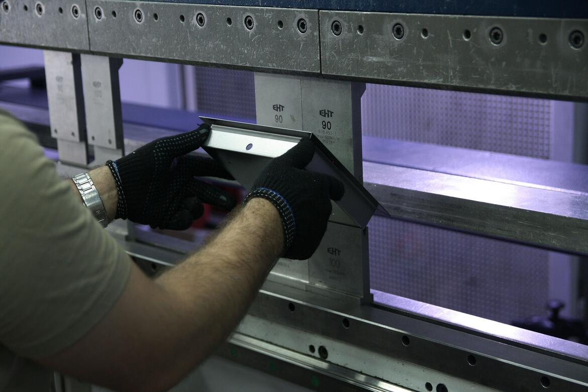 Гнуття листового металу 